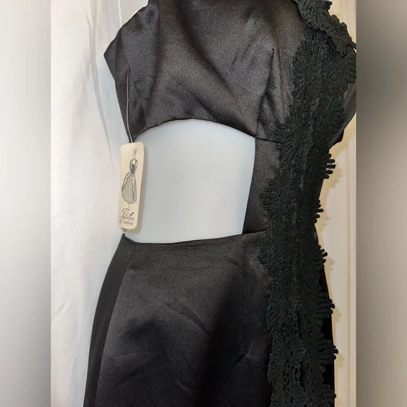 Twelve by twelve XS SIDE CUT OUT BLACK DRESS NEW NWT - Picture 4 of 10